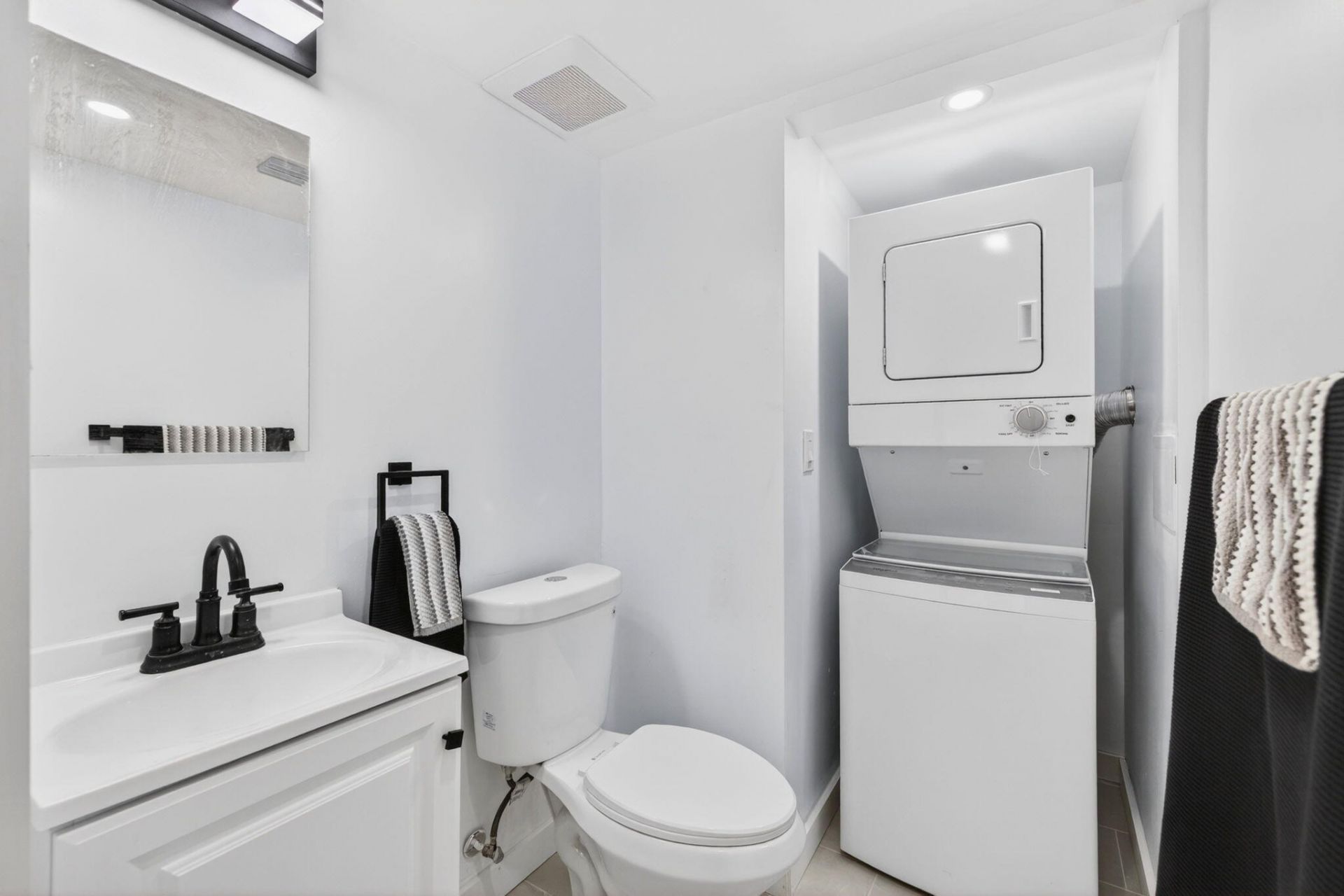 5611 NW 21st Street, Unit 8-a, Lauderhill, FL 33313 Photo