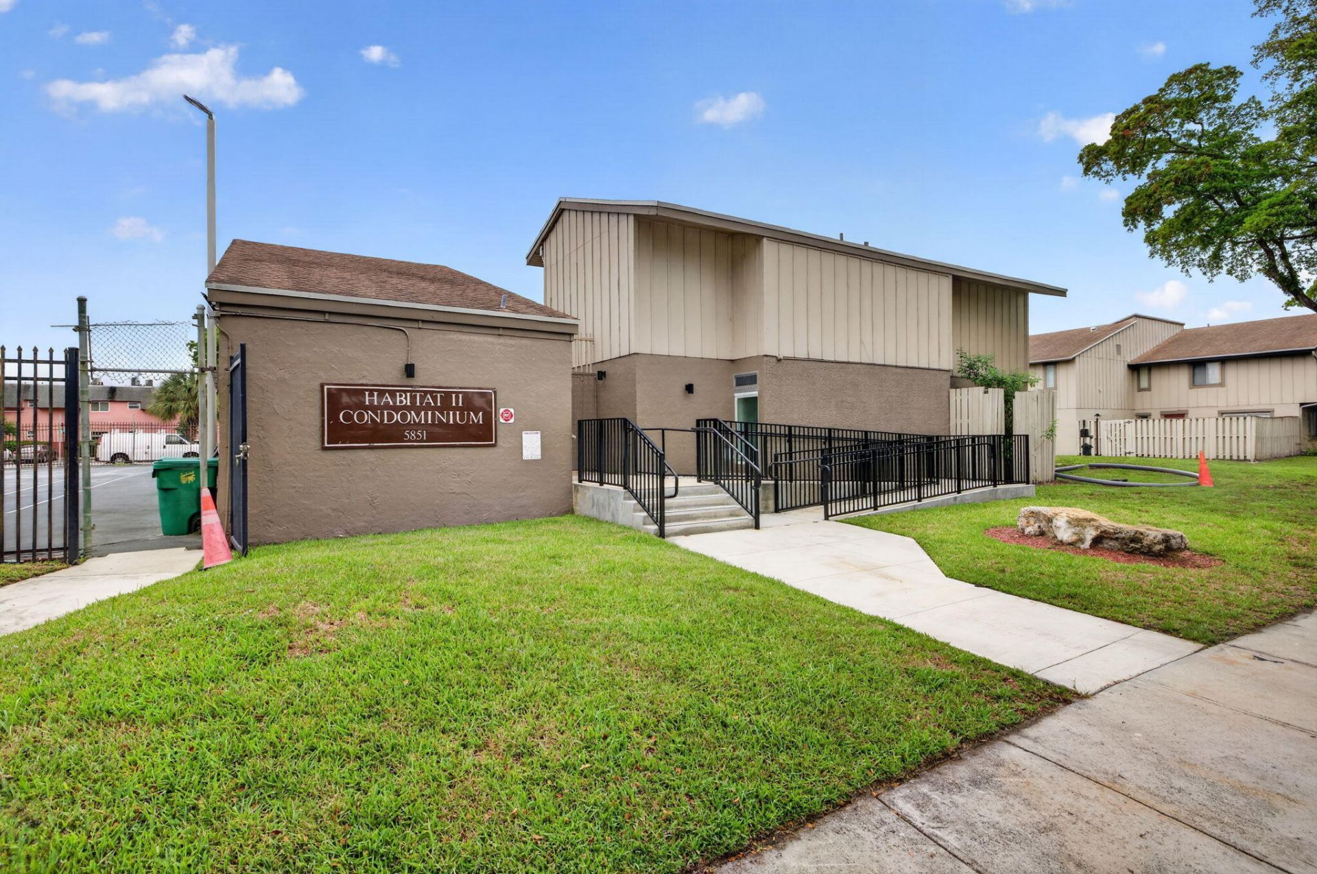 5611 NW 21st Street, Unit 8-a, Lauderhill, FL 33313 Photo