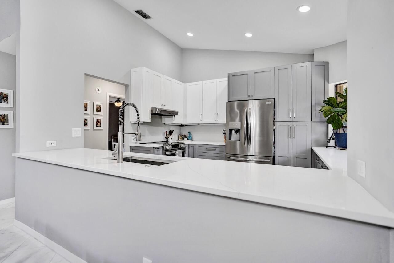 54 Cedar Circle, Boynton Beach, FL 33436 Photo