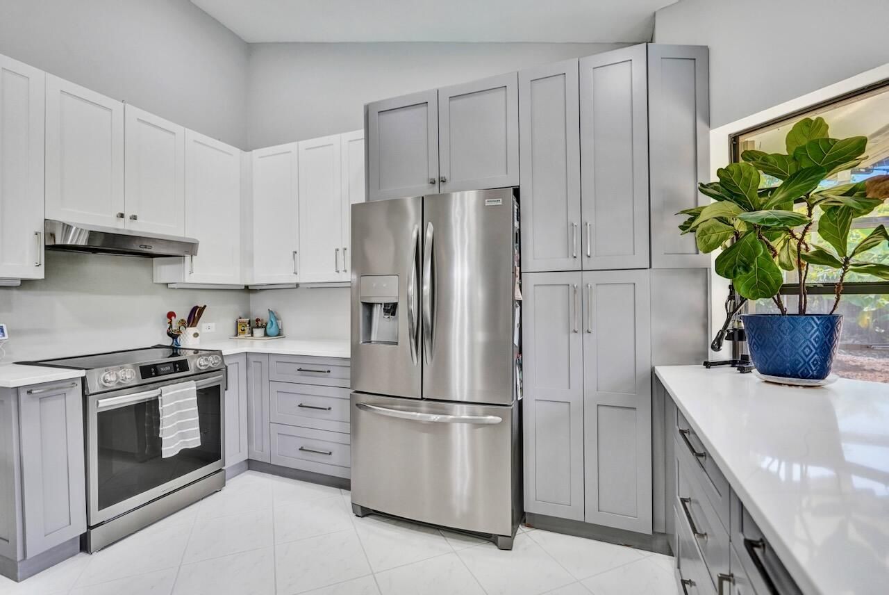 54 Cedar Circle, Boynton Beach, FL 33436 Photo