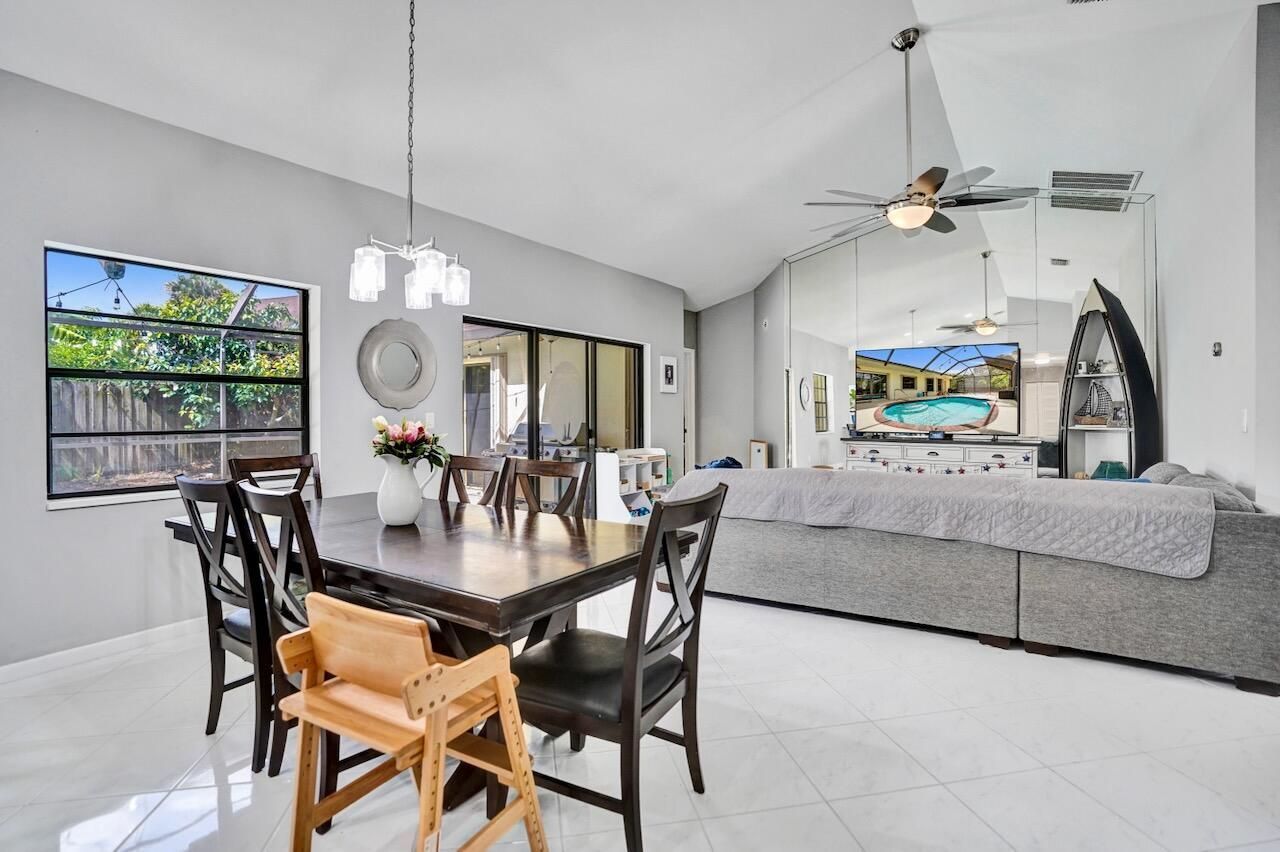 54 Cedar Circle, Boynton Beach, FL 33436 Photo
