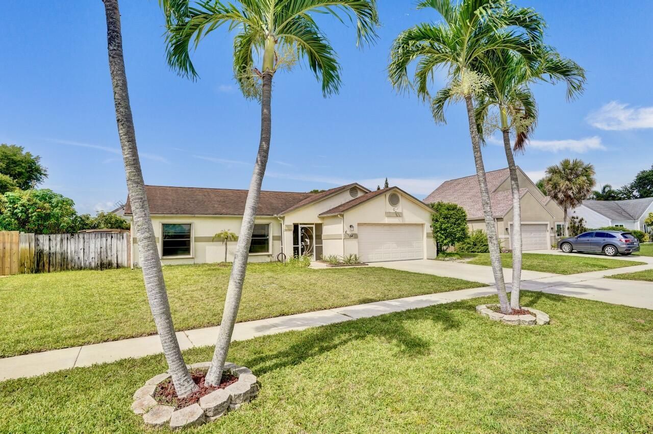 54 Cedar Circle, Boynton Beach, FL 33436 Photo