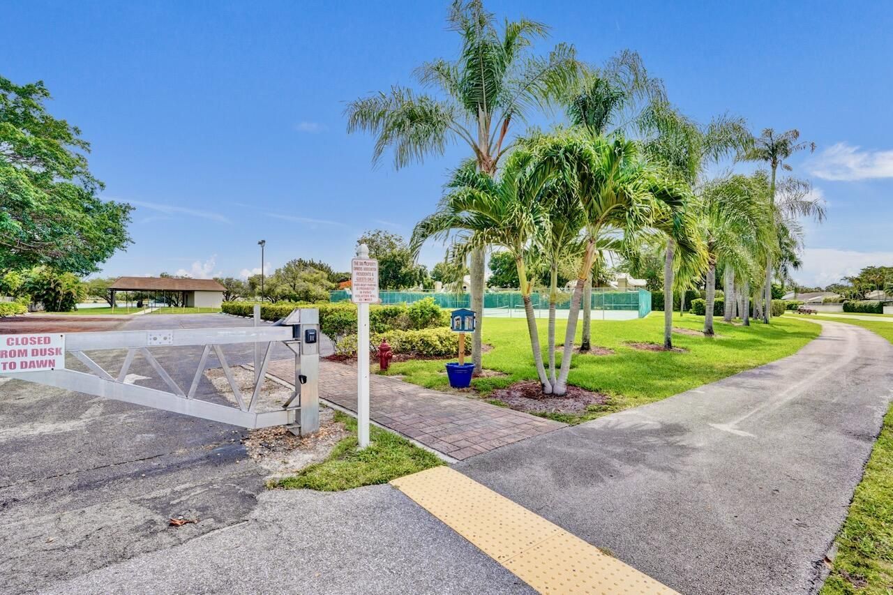 54 Cedar Circle, Boynton Beach, FL 33436 Photo