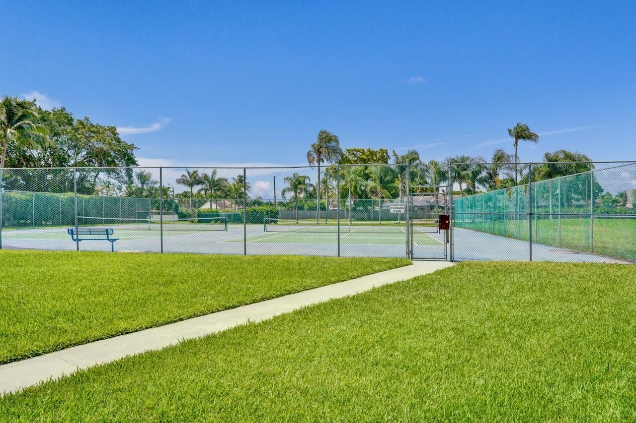 54 Cedar Circle, Boynton Beach, FL 33436 Photo