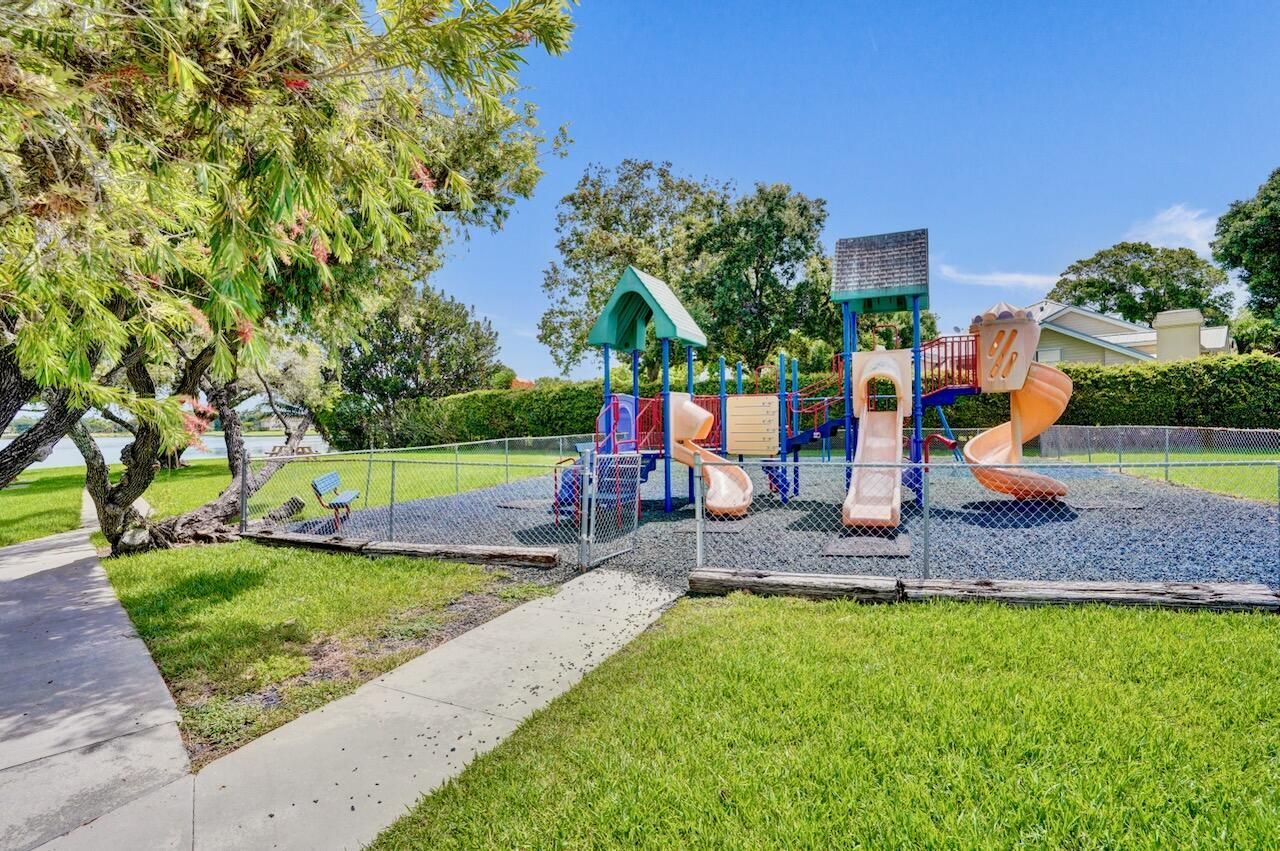 54 Cedar Circle, Boynton Beach, FL 33436 Photo