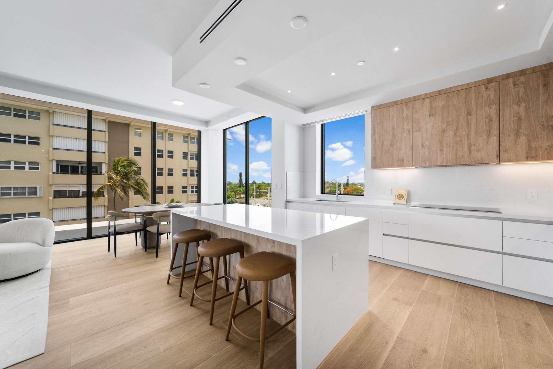 305 Briny Avenue, Unit 301, Pompano Beach, FL 33062 Photo