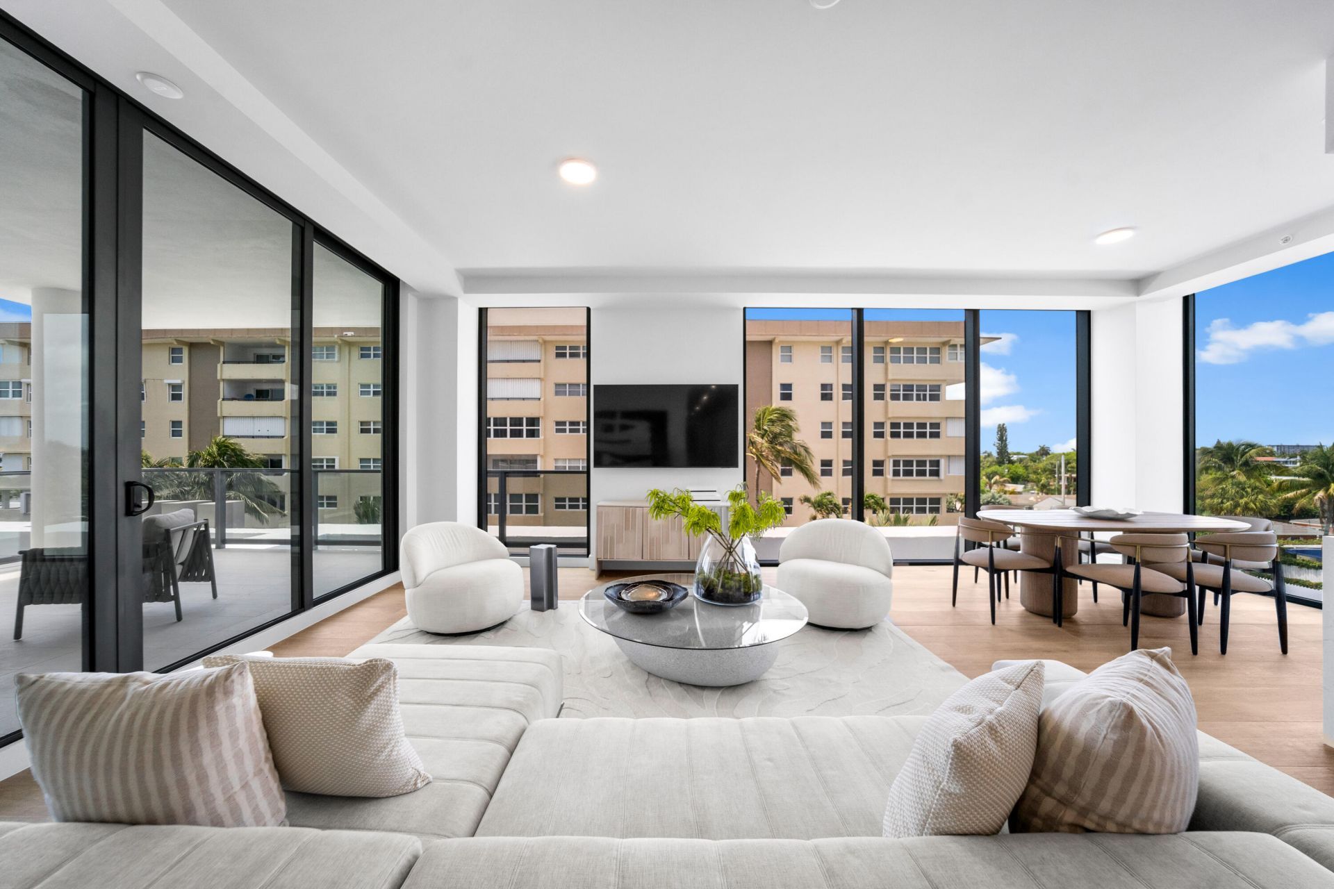 305 Briny Avenue, Unit 301, Pompano Beach, FL 33062 Photo