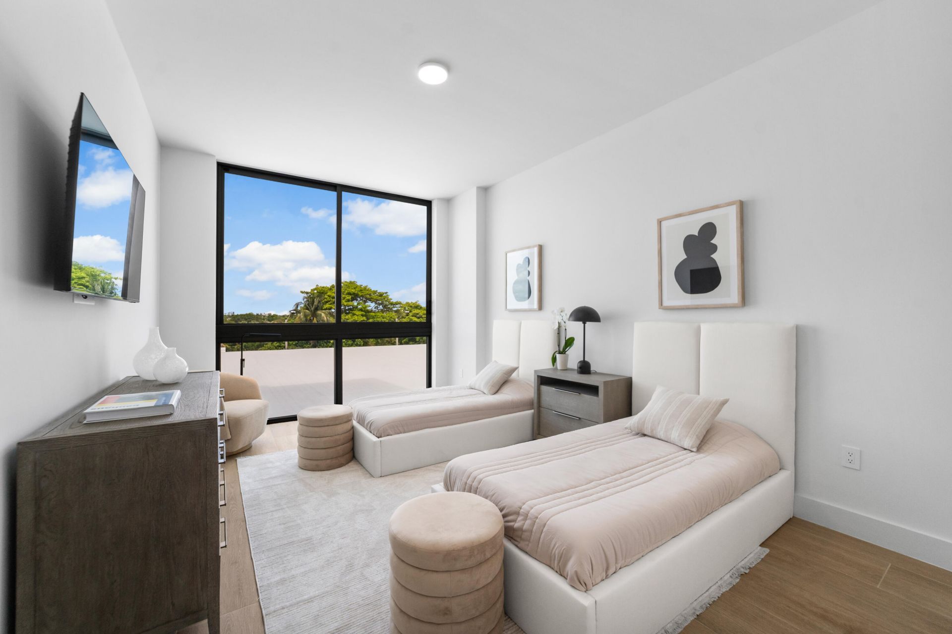 305 Briny Avenue, Unit 301, Pompano Beach, FL 33062 Photo
