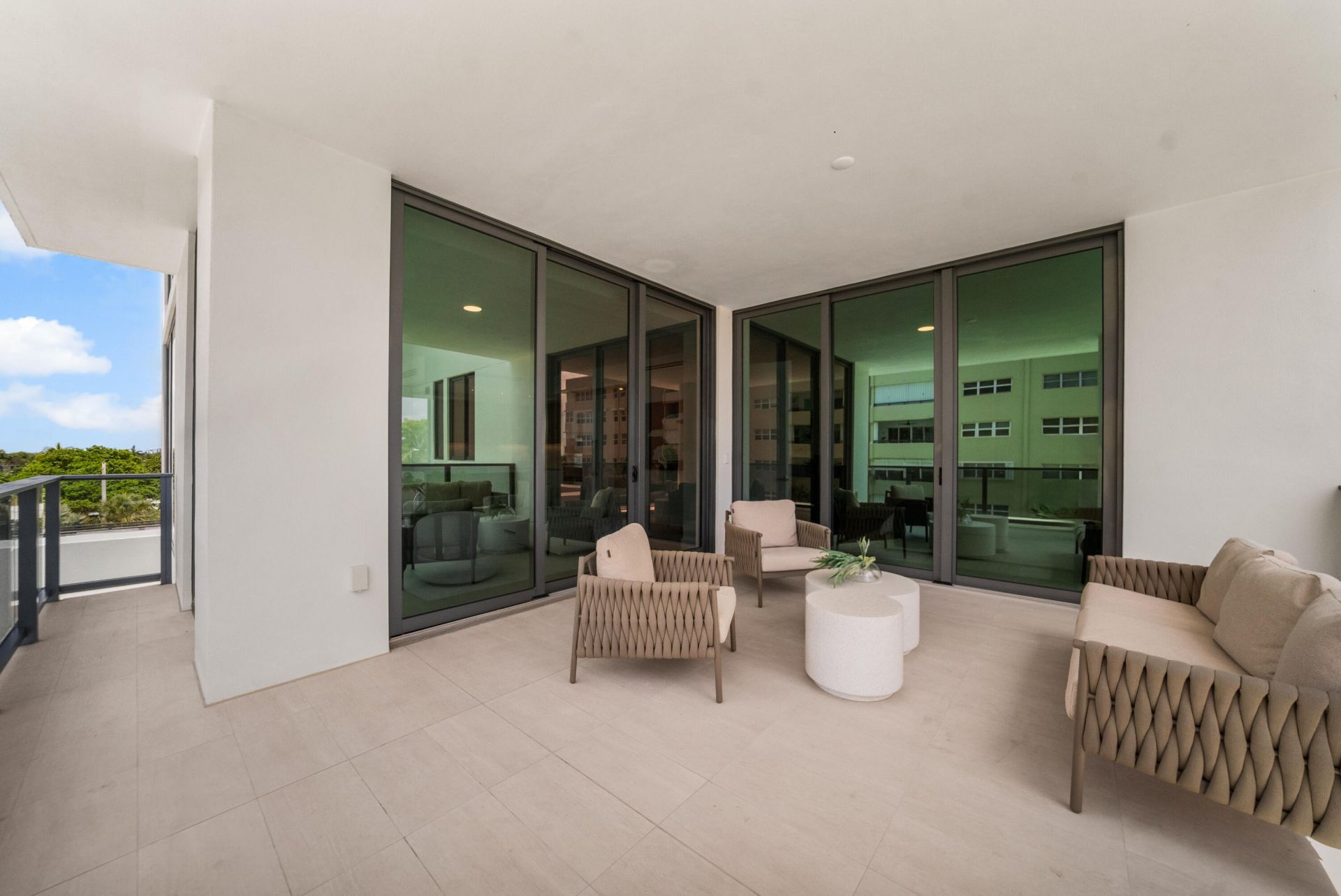 305 Briny Avenue, Unit 301, Pompano Beach, FL 33062 Photo