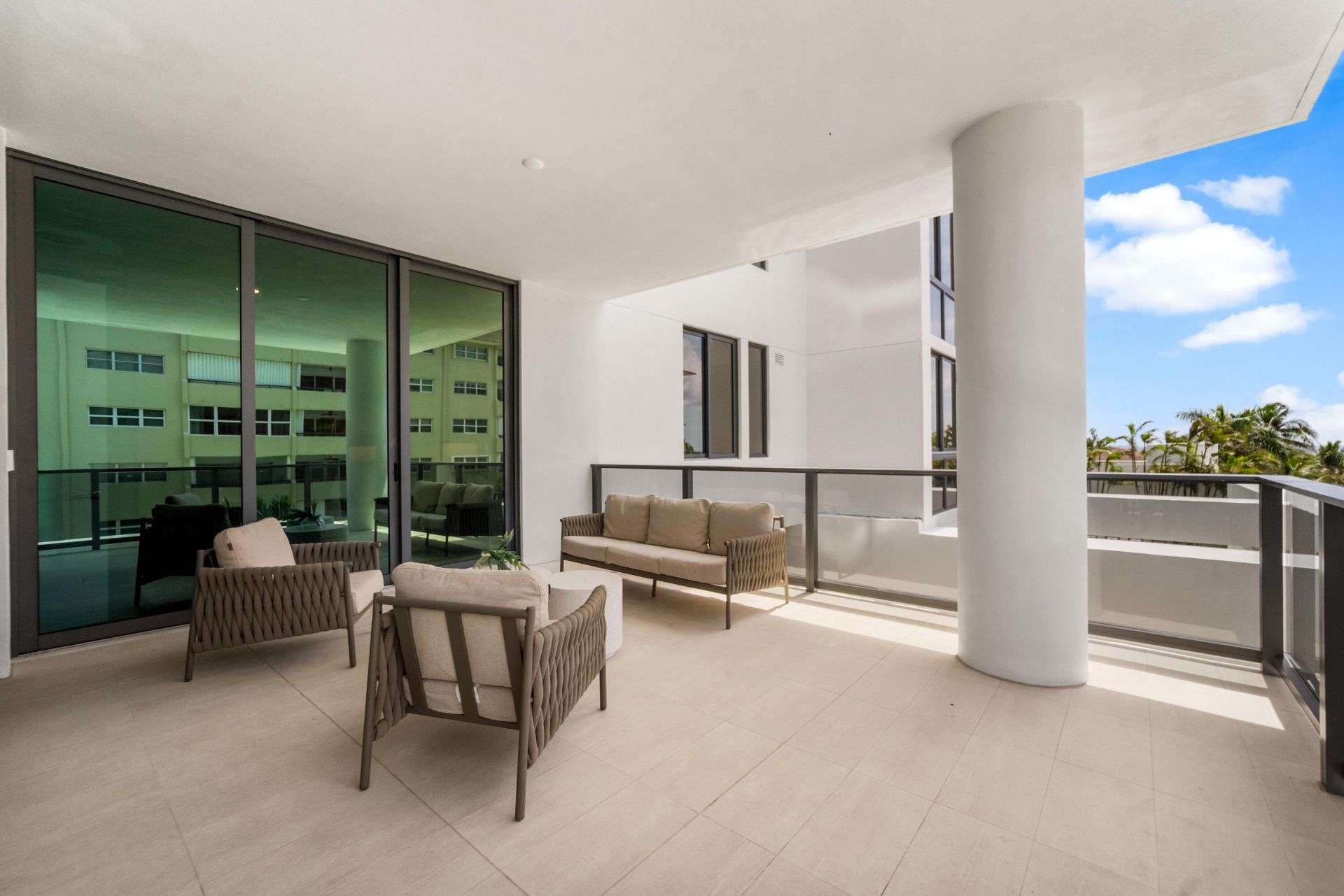 305 Briny Avenue, Unit 301, Pompano Beach, FL 33062 Photo