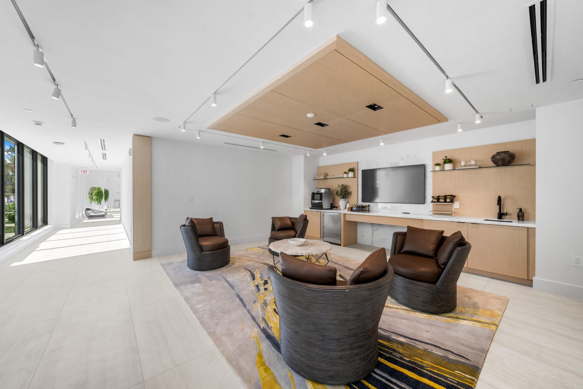 305 Briny Avenue, Unit 301, Pompano Beach, FL 33062 Photo