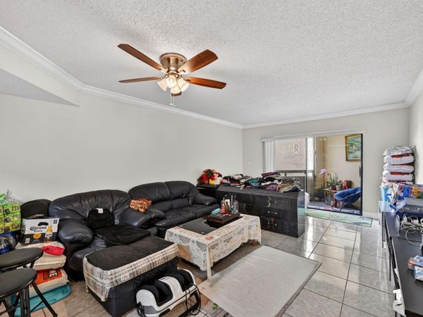 8290 Lake Drive, Unit 305, Doral, FL 33166