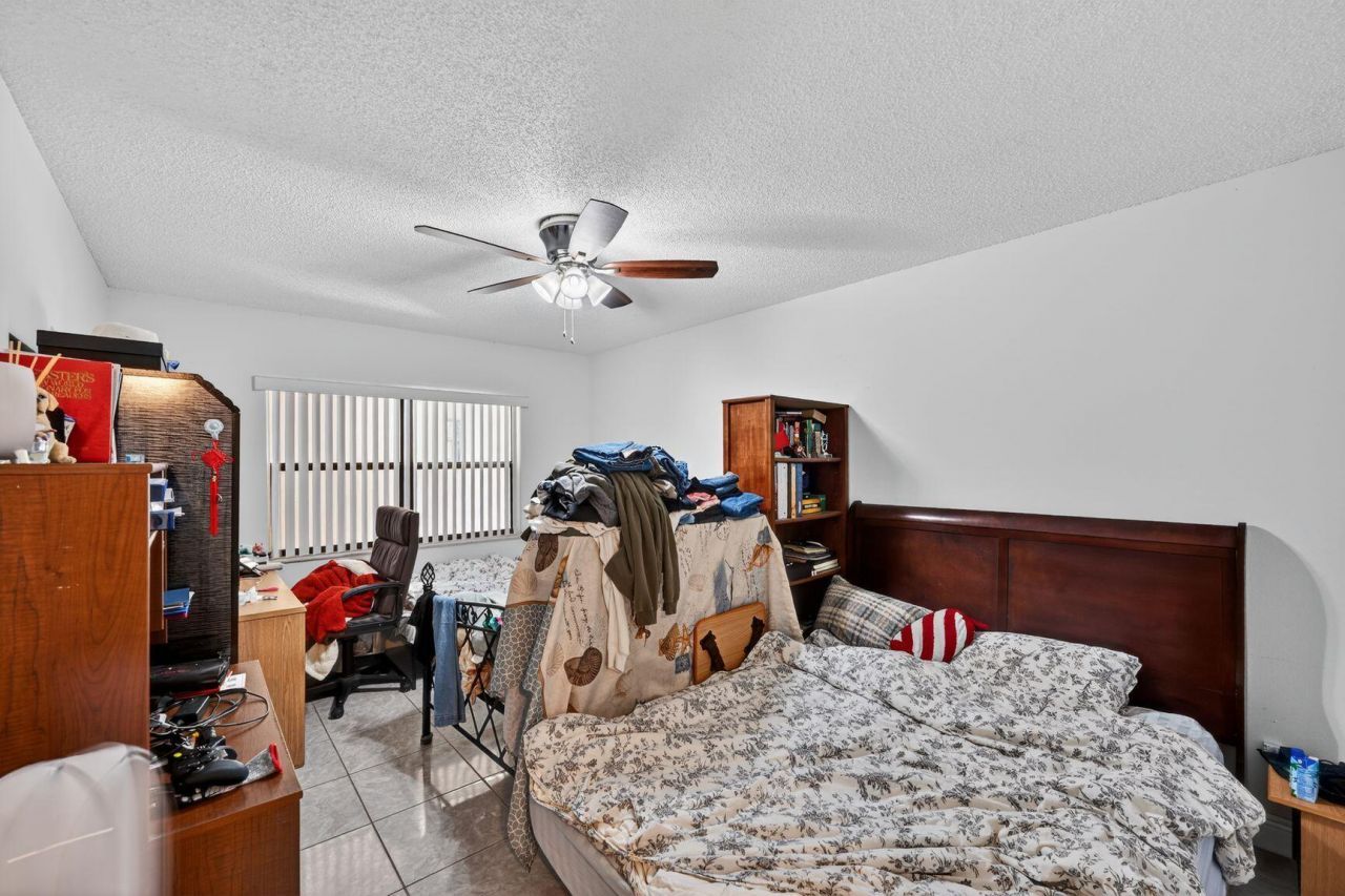 8290 Lake Drive, Unit 305, Doral, FL 33166 Photo