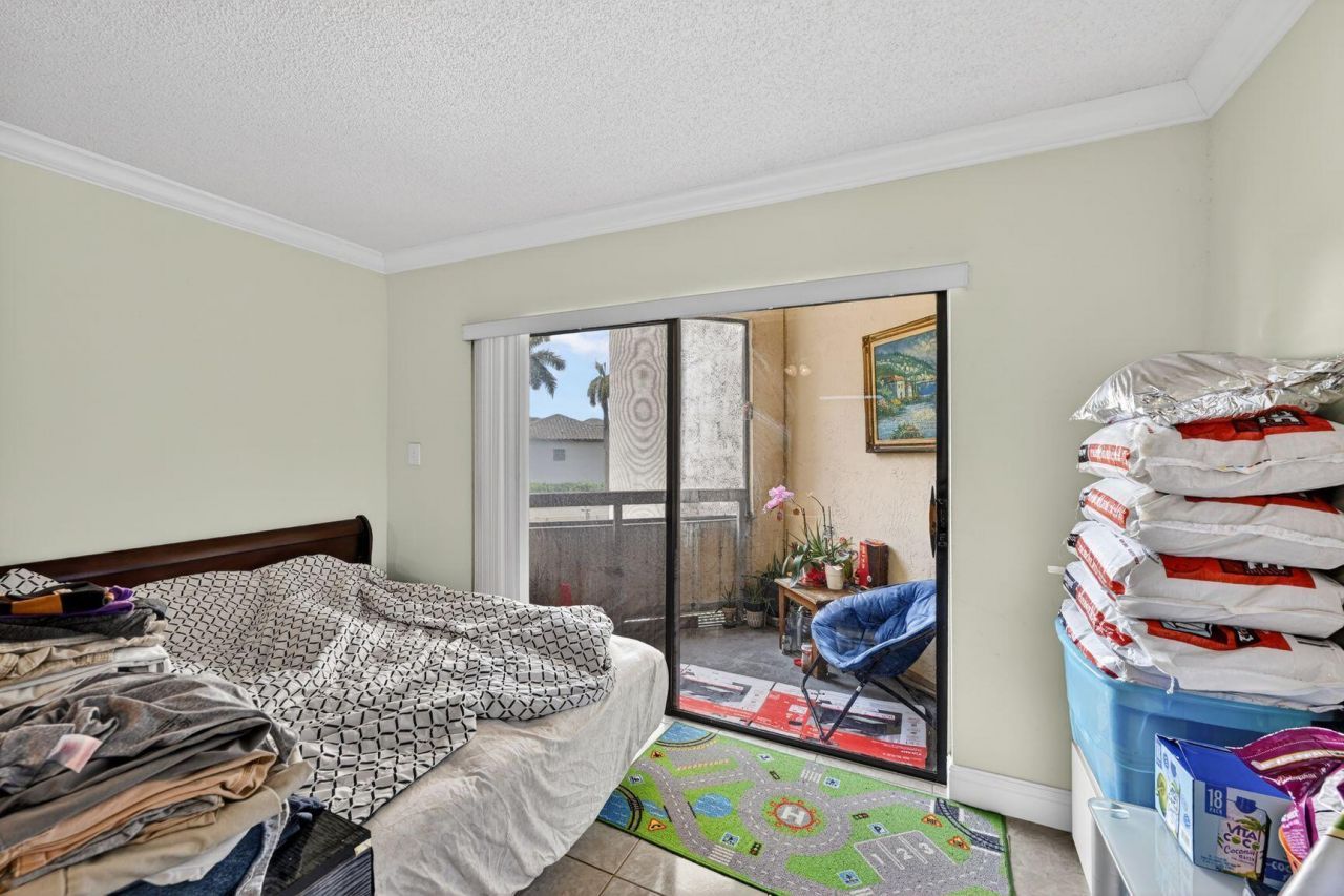 8290 Lake Drive, Unit 305, Doral, FL 33166 Photo
