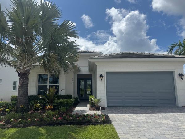 126 SE Calmo Circle, Port St. Lucie, FL 34984