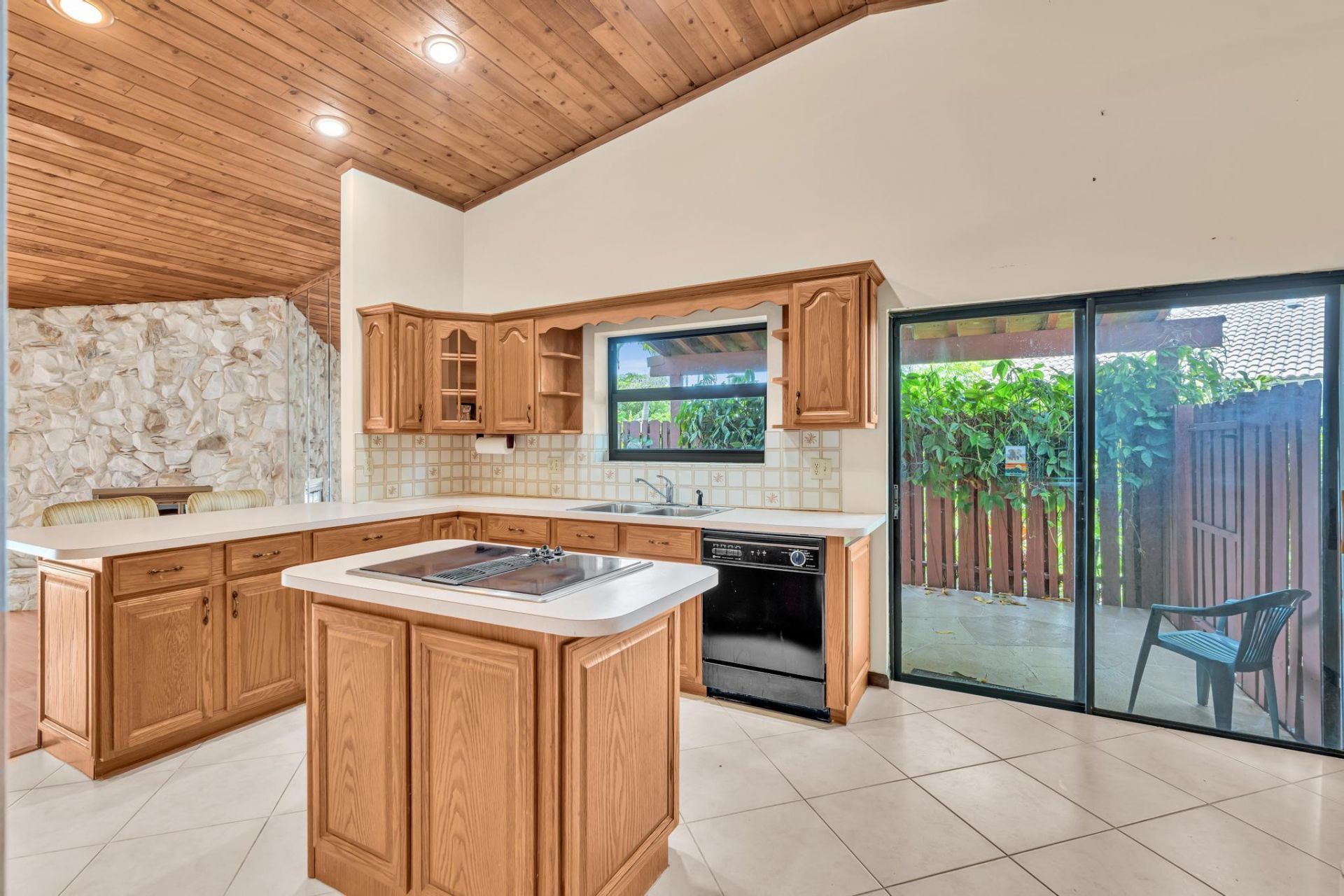 7908 NW 85th Terrace, Tamarac, FL 33321 Photo
