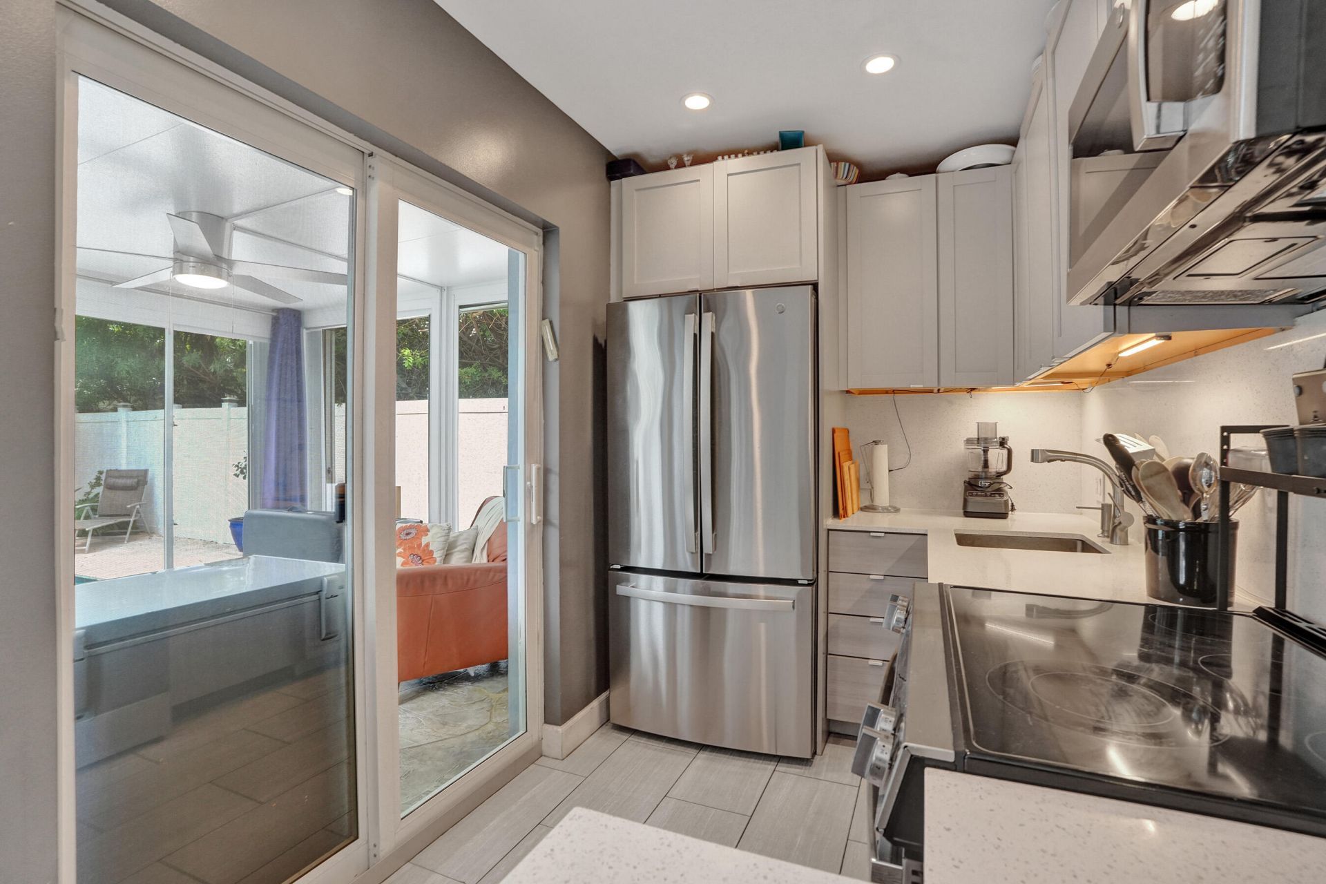 4641 NE 6th Avenue, Oakland Park, FL 33334 Photo