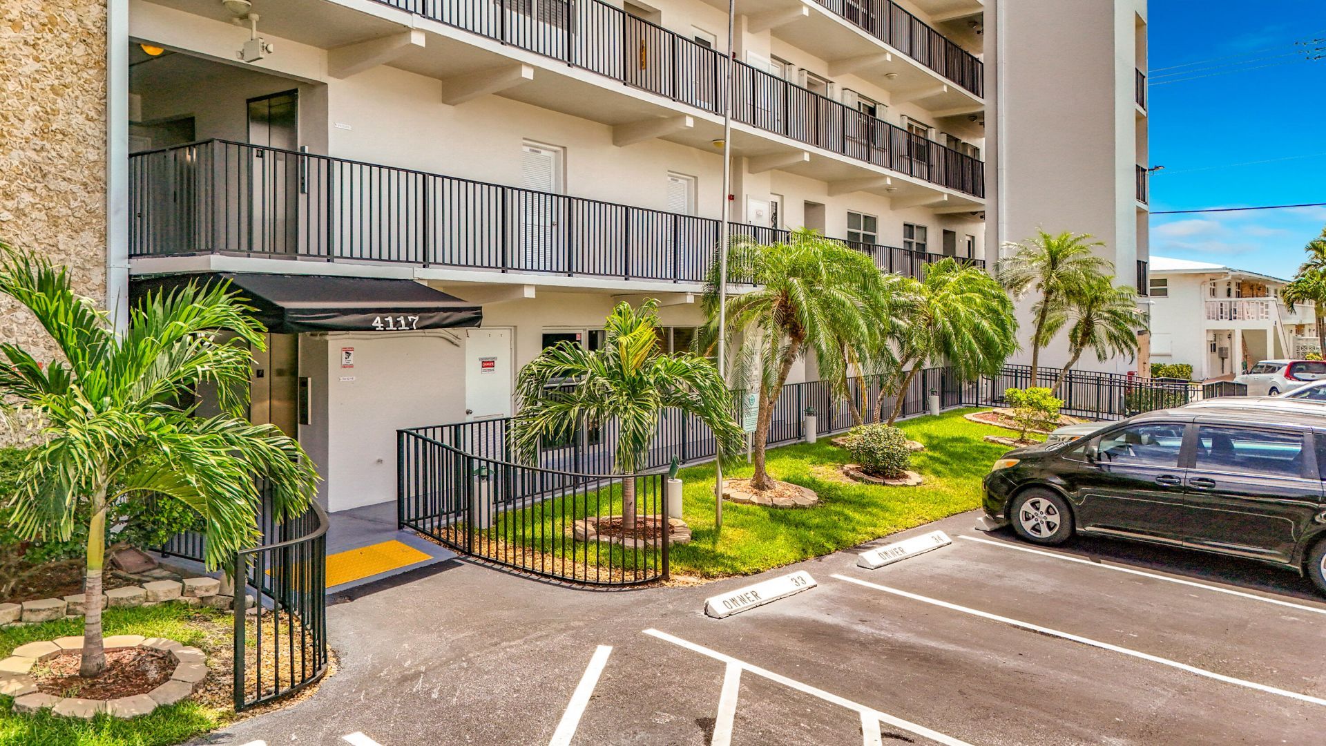 4117 Bougainvilla Drive, Unit 207, Lauderdale by the Sea, FL 33308 Photo