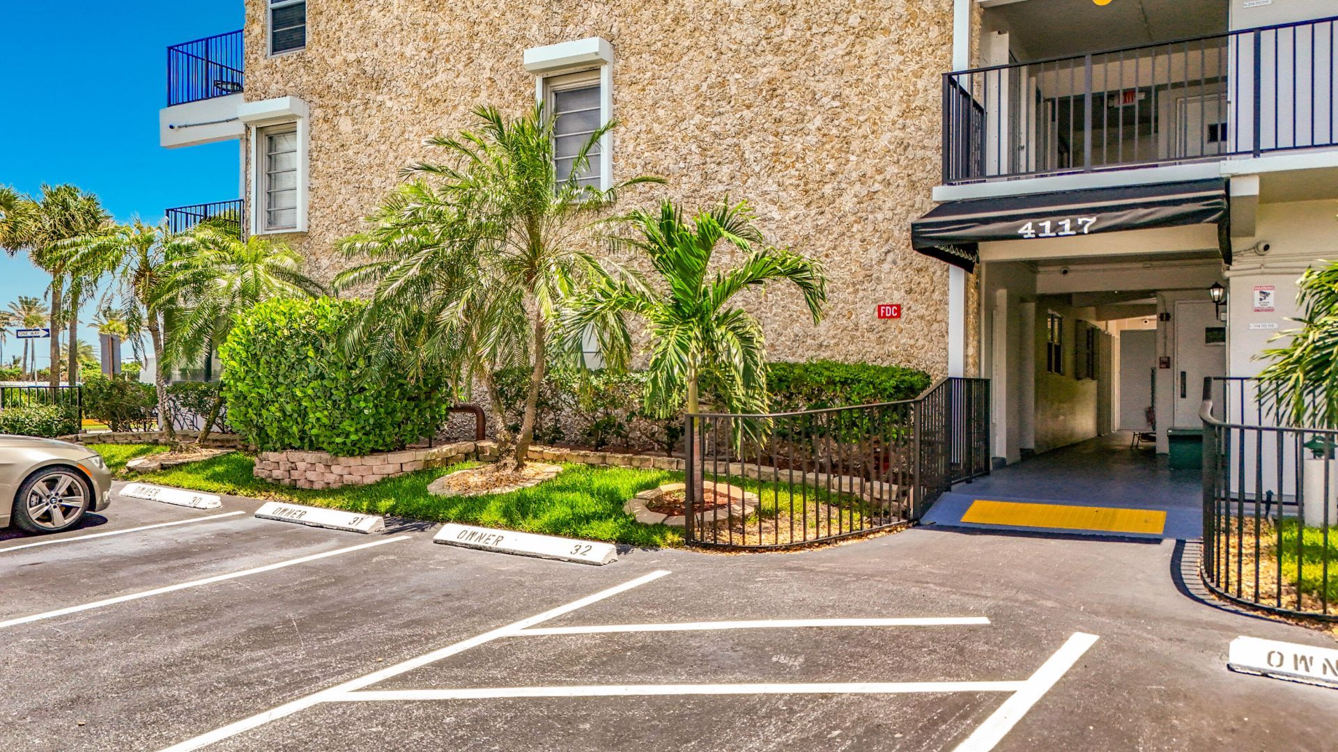 4117 Bougainvilla Drive, Unit 207, Lauderdale by the Sea, FL 33308 Photo