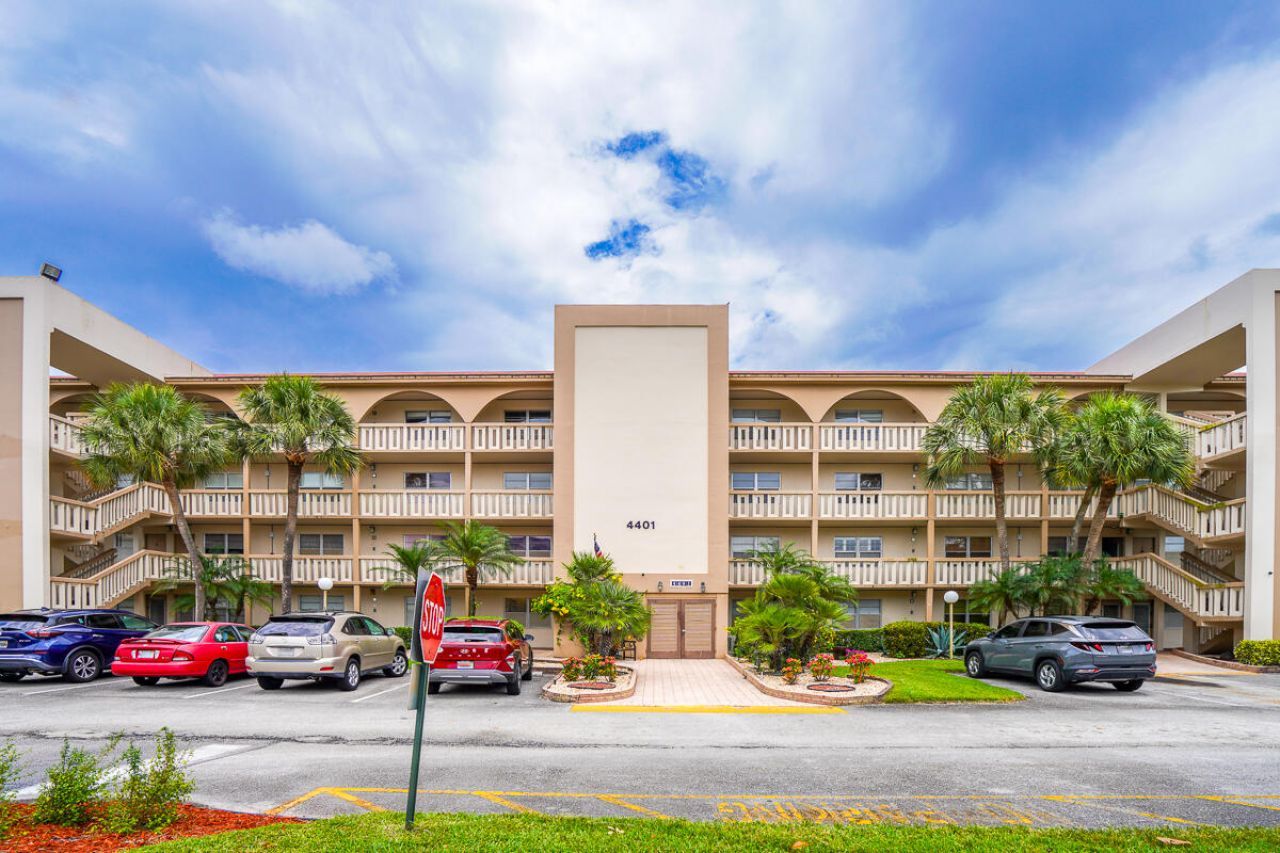 4401 Martinique Court, Unit D2, Coconut Creek, FL 33066 Main Photo