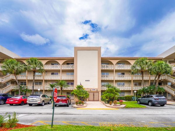 4401 Martinique Court, Unit D2, Coconut Creek, FL 33066