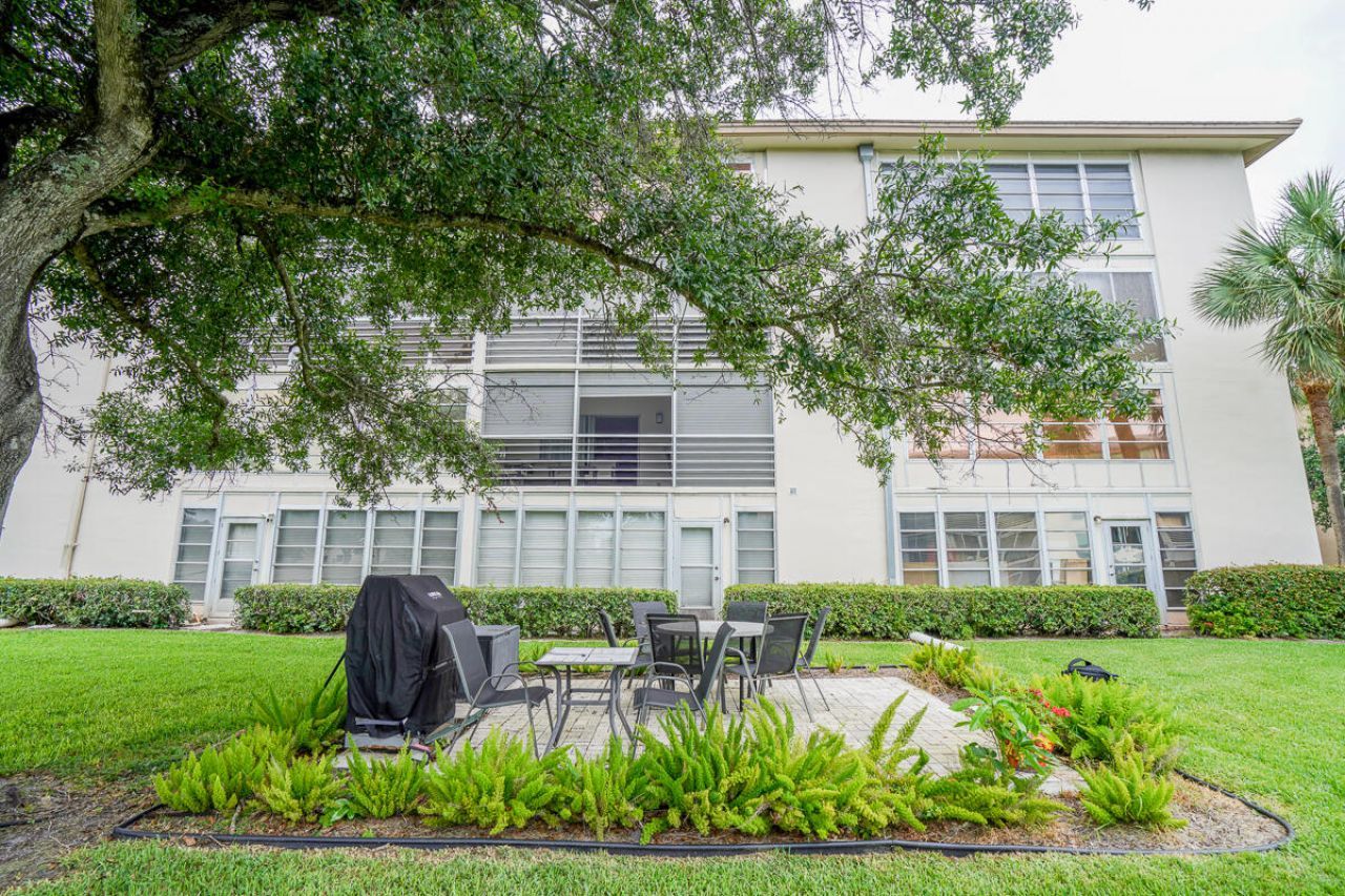 4401 Martinique Court, Unit D2, Coconut Creek, FL 33066 Photo