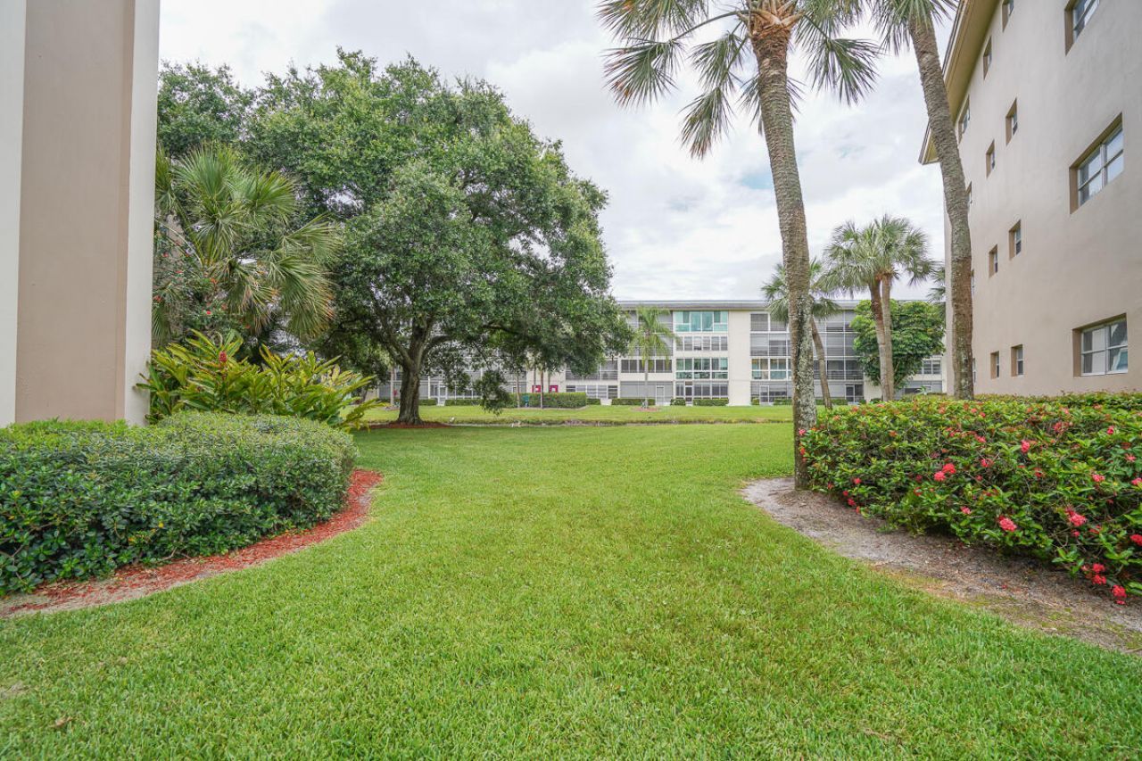 4401 Martinique Court, Unit D2, Coconut Creek, FL 33066 Photo