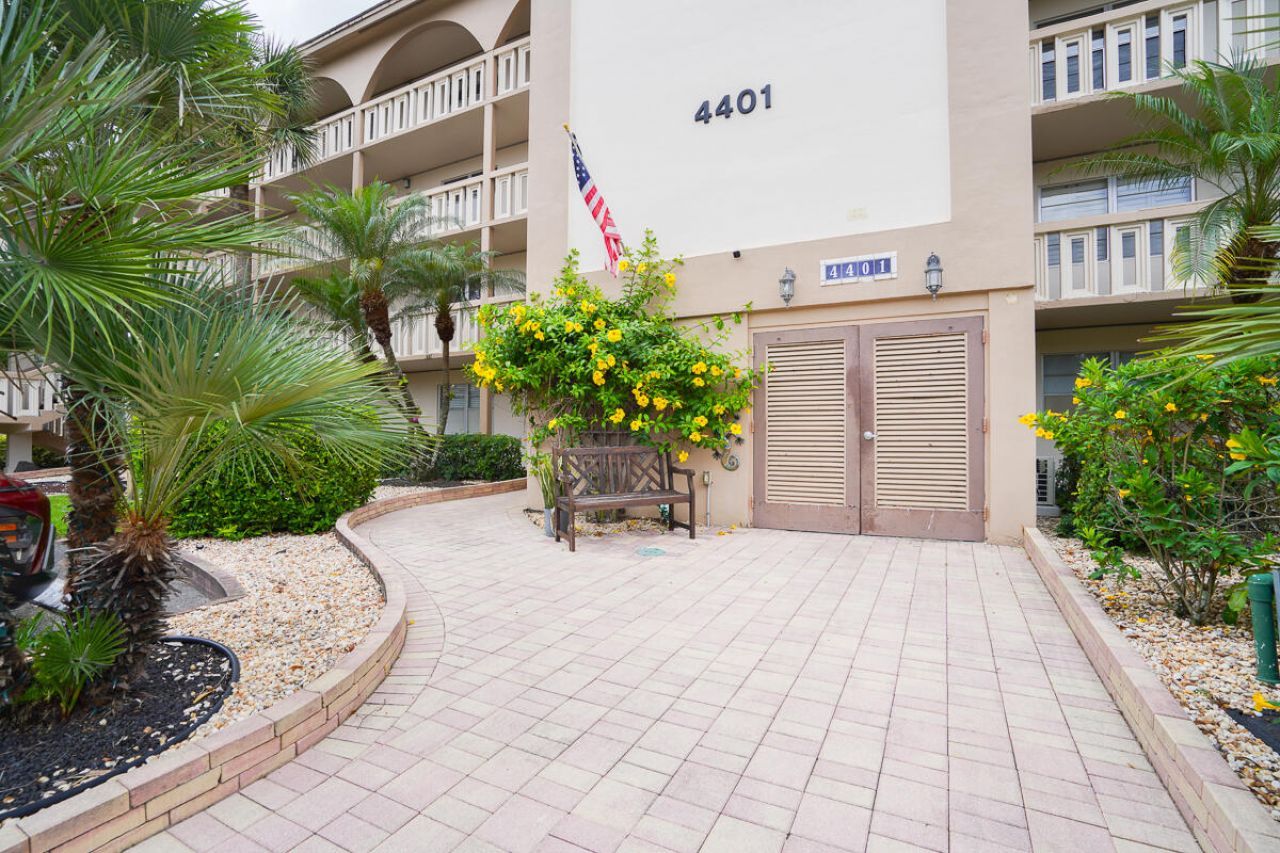4401 Martinique Court, Unit D2, Coconut Creek, FL 33066 Photo