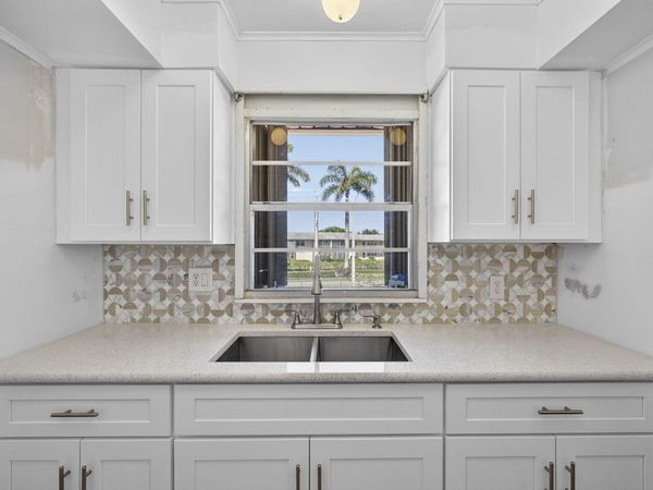 1 Golfs Edge, Unit F, West Palm Beach, FL 33417