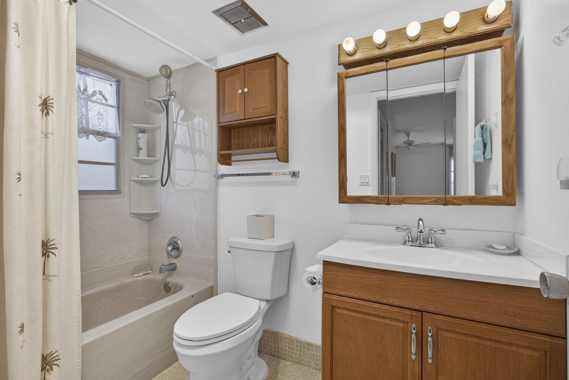 1 Golfs Edge, Unit F, West Palm Beach, FL 33417 Photo