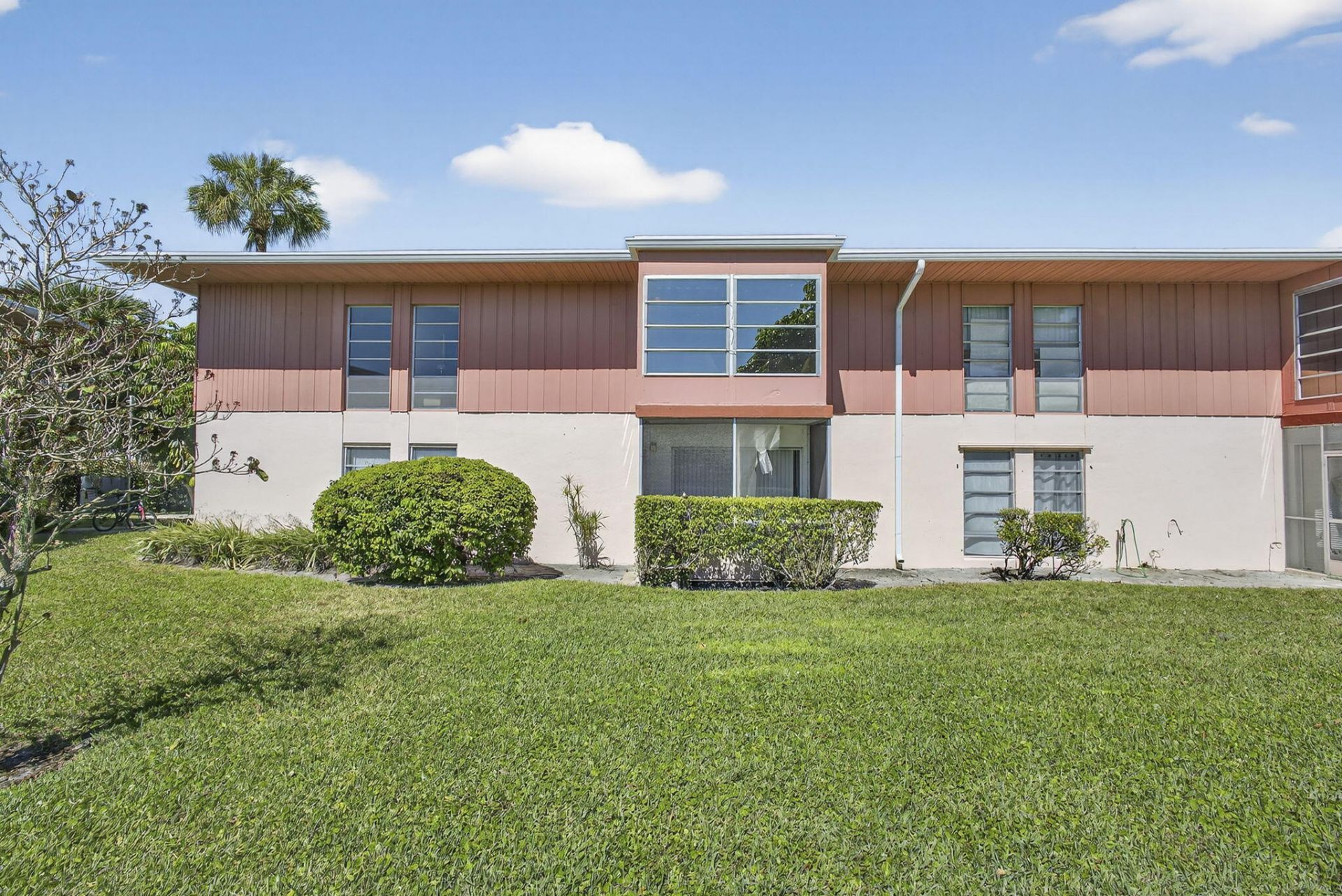 1 Golfs Edge, Unit F, West Palm Beach, FL 33417 Photo