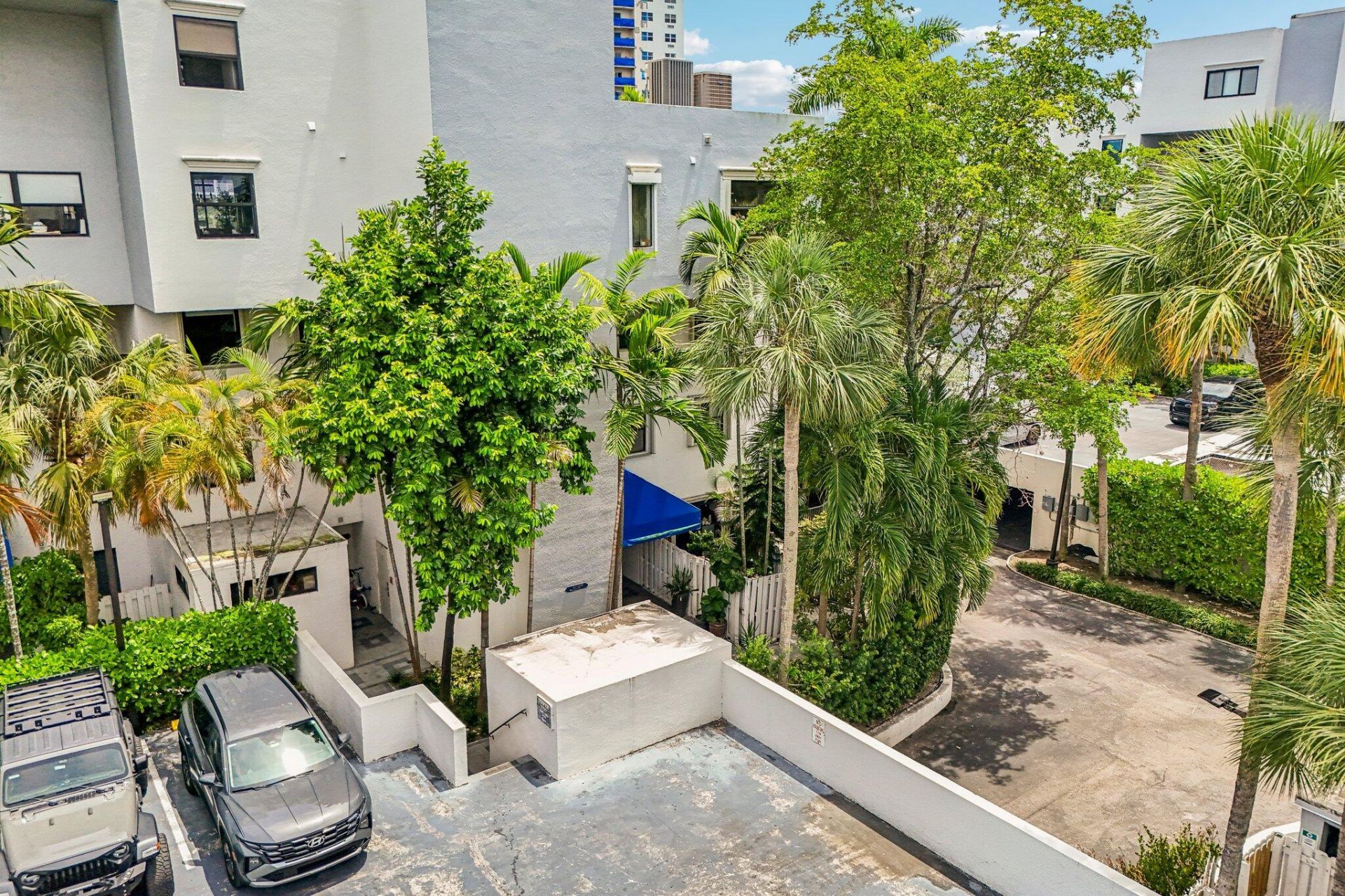 430 Poinciana Drive, Unit 1710, Sunny Isles Beach, FL 33160 Photo
