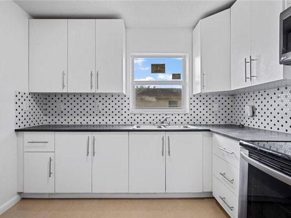 3100 Coral Springs Drive, Unit 2a, Coral Springs, FL 33065
