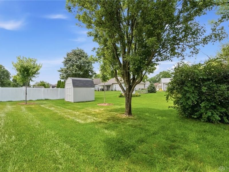 9083 Marquis Drive, Miamisburg, OH 45342 Photo 35