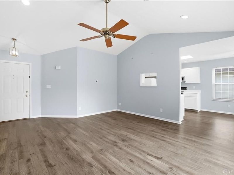 9083 Marquis Drive, Miamisburg, OH 45342 Photo 6