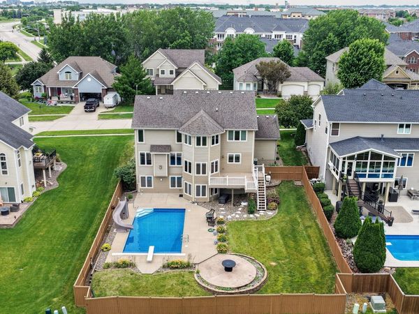 274 S 62nd Street, West Des Moines, IA 50266