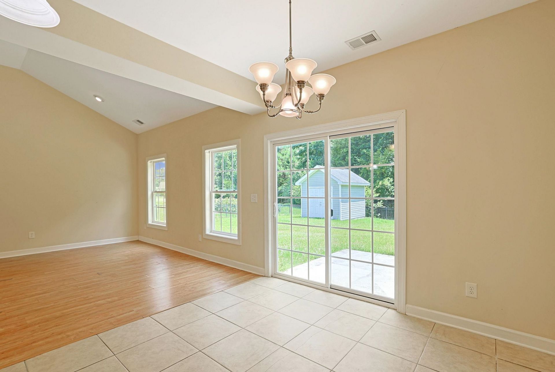 310 Moulton Dr.  Photo 11