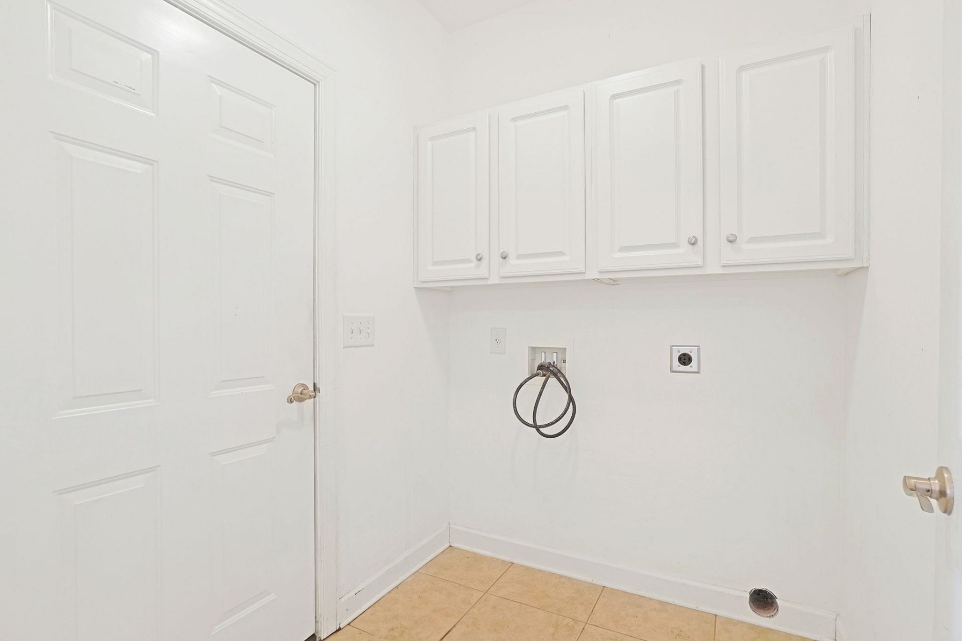 310 Moulton Dr.  Photo 33