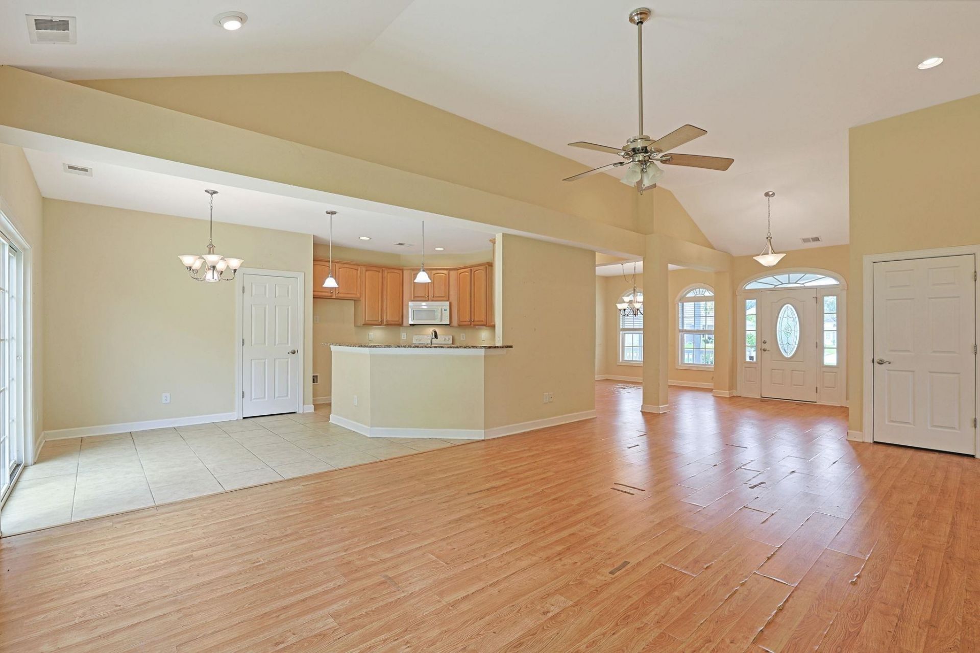 310 Moulton Dr.  Photo 4