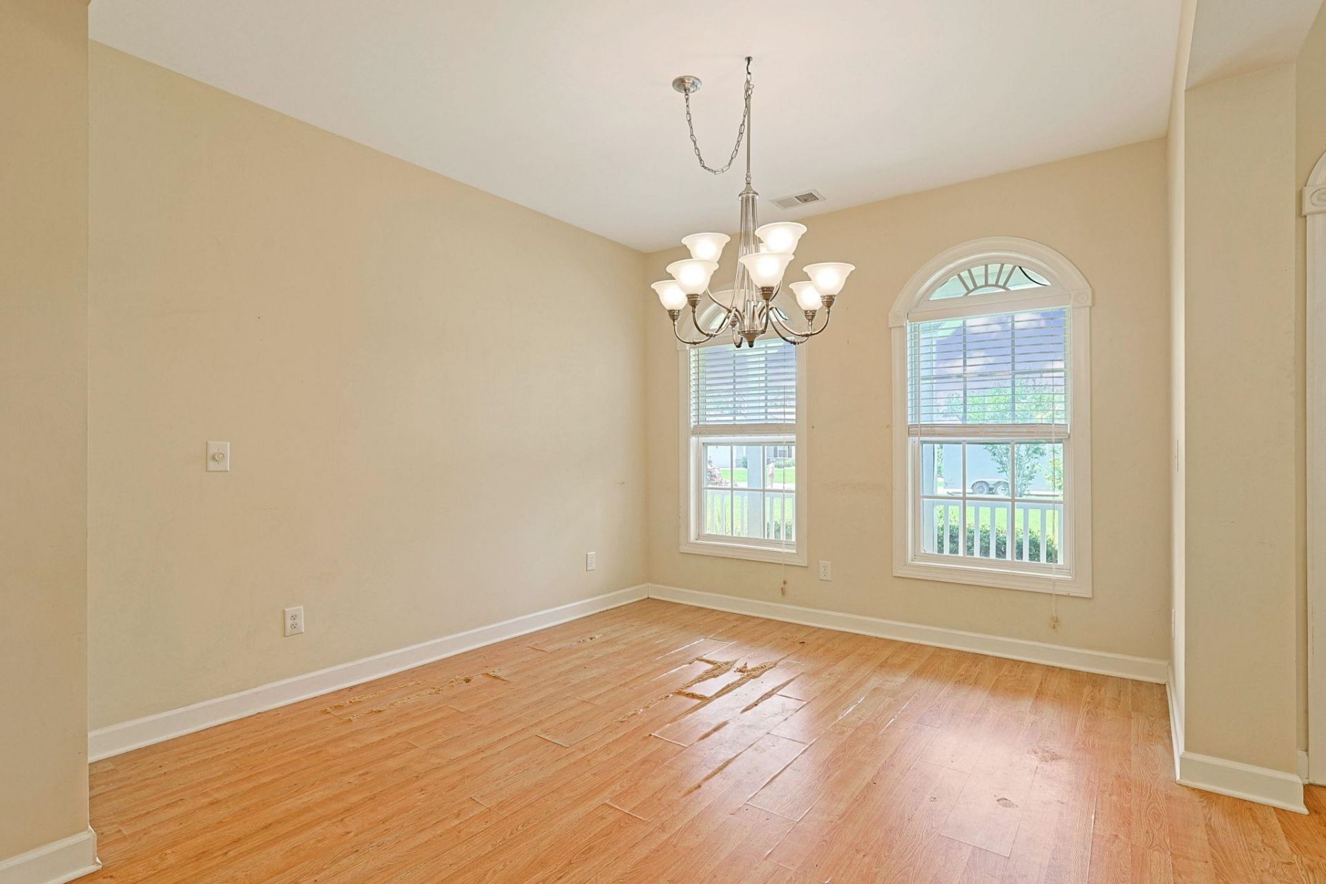 310 Moulton Dr.  Photo 8