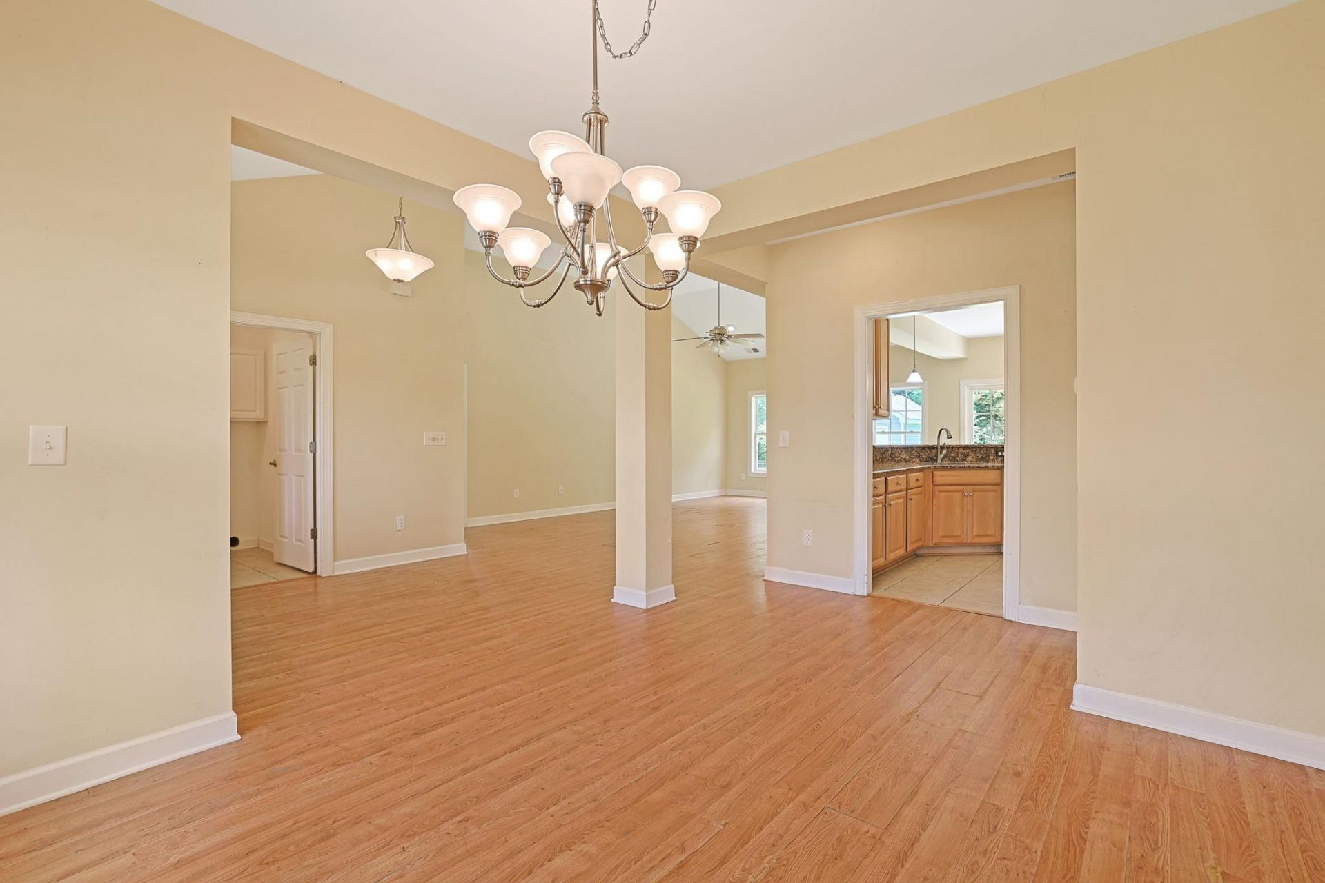 310 Moulton Dr.  Photo 9