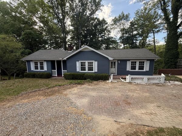 407 Ridgewood RD , Bassett, VA 24055