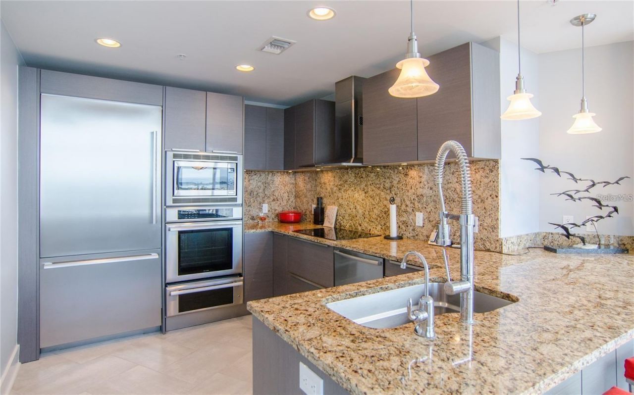 175 1st Street S, Unit 2706, Saint Petersburg, FL 33701 Photo