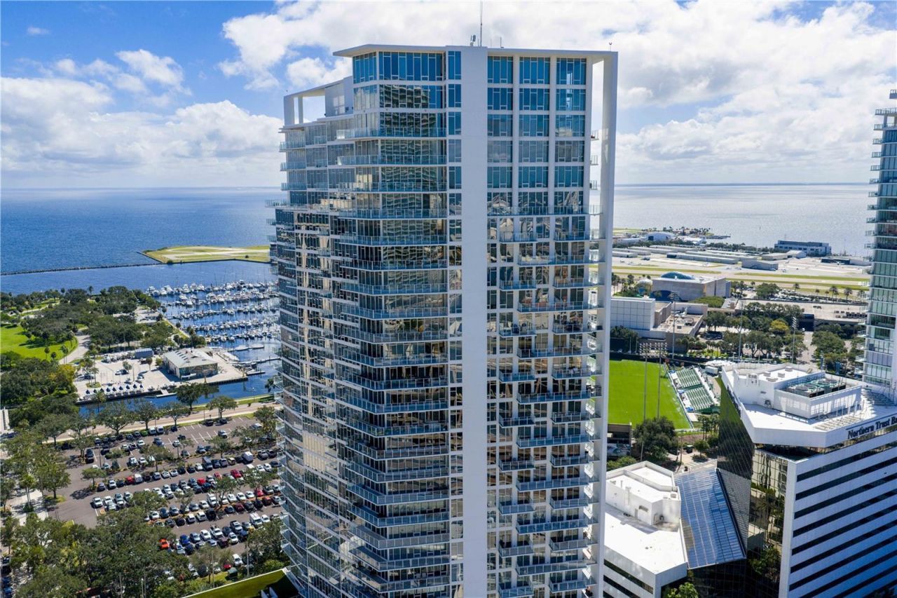 175 1st Street S, Unit 2706, Saint Petersburg, FL 33701 Photo