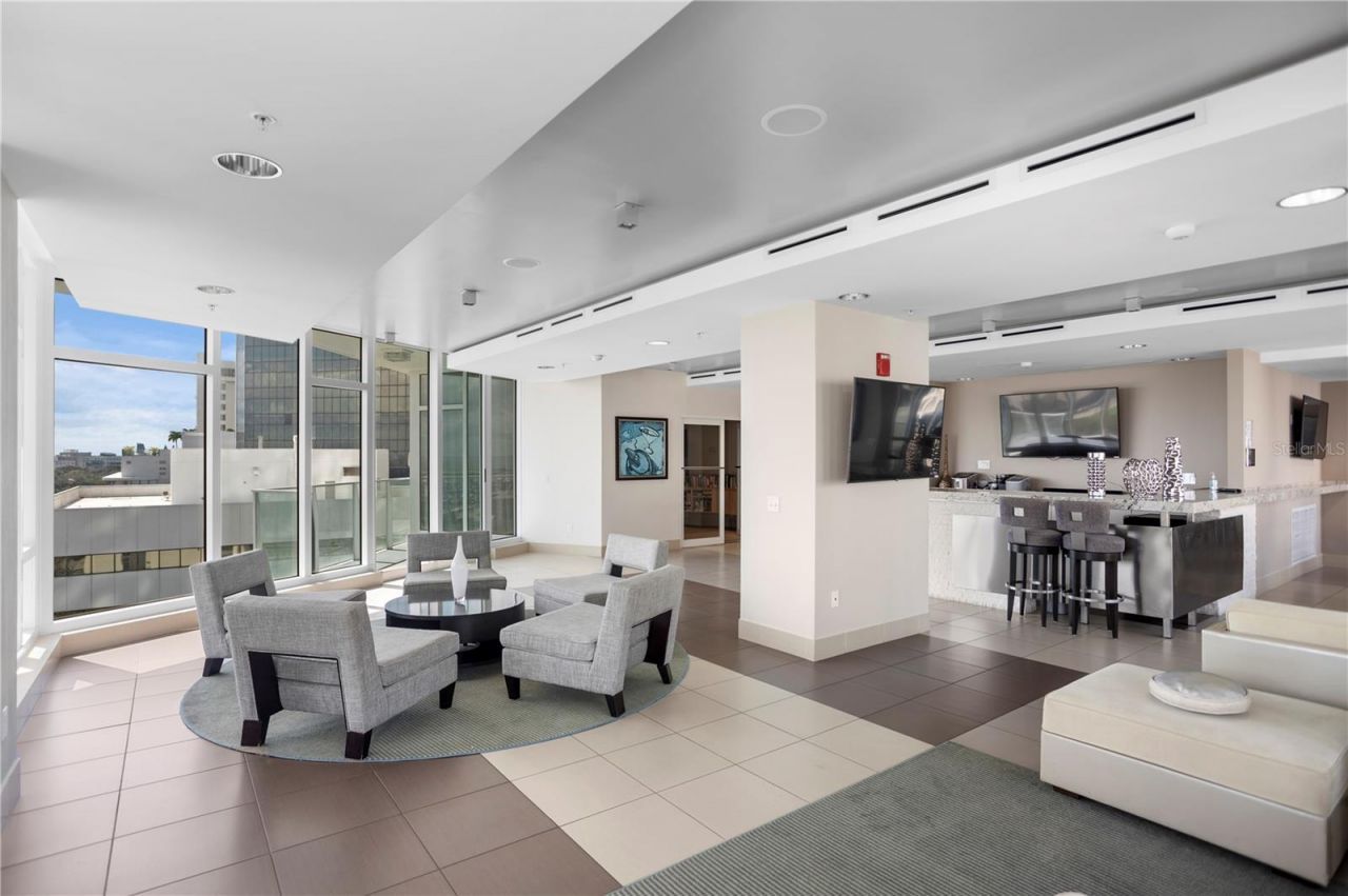 175 1st Street S, Unit 2706, Saint Petersburg, FL 33701 Photo