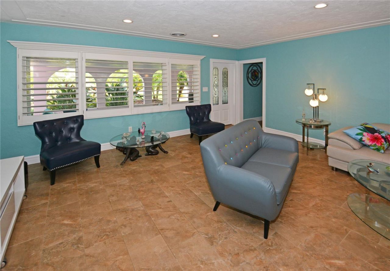 7020 Mango Avenue S, Saint Petersburg, FL 33707 Photo