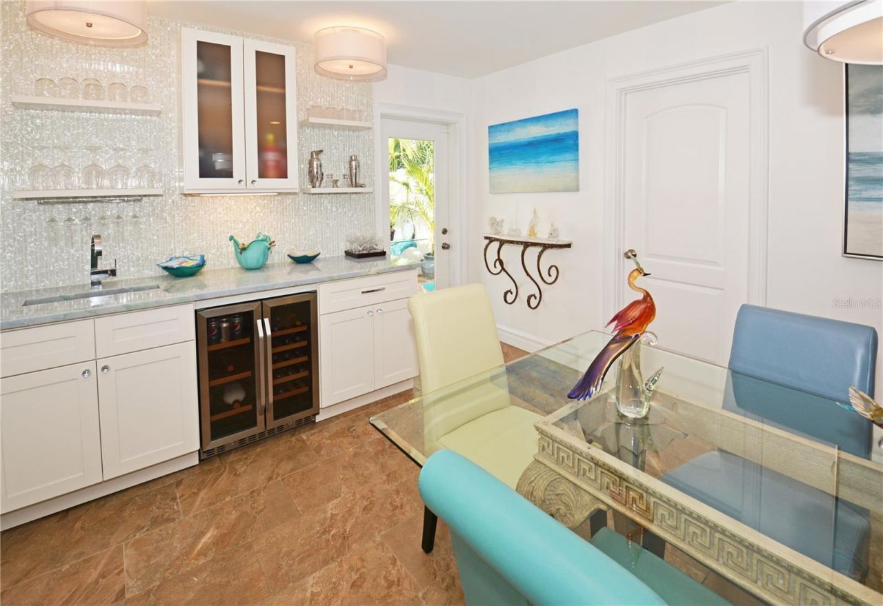 7020 Mango Avenue S, Saint Petersburg, FL 33707 Photo