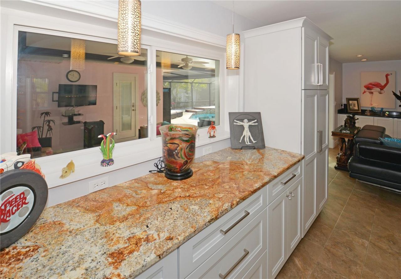 7020 Mango Avenue S, Saint Petersburg, FL 33707 Photo