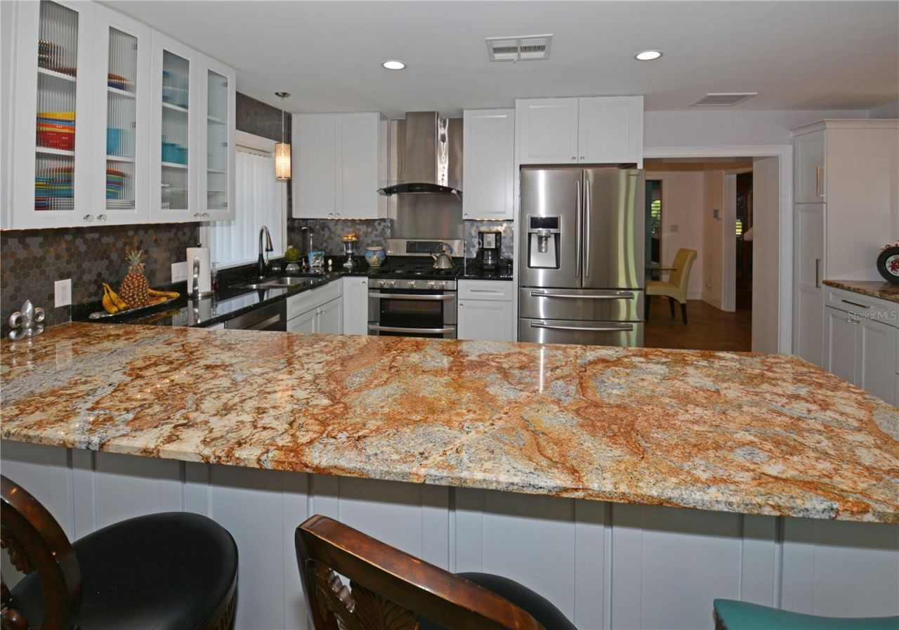 7020 Mango Avenue S, Saint Petersburg, FL 33707 Photo