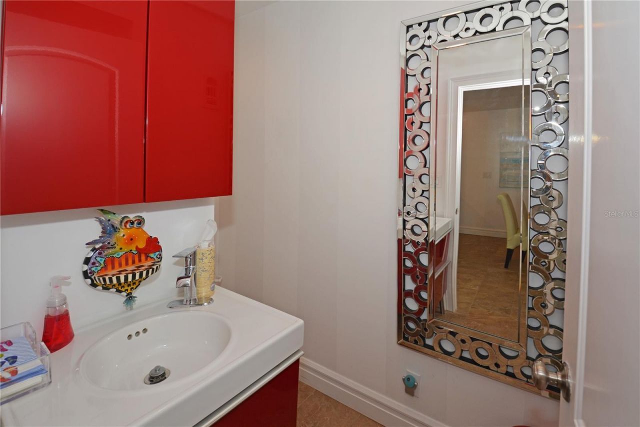 7020 Mango Avenue S, Saint Petersburg, FL 33707 Photo